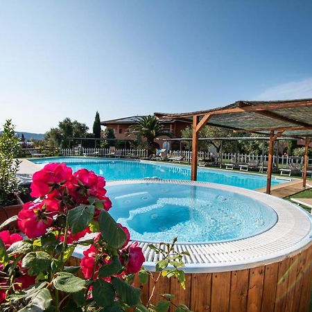 Agriturismo Borgo Campetroso スヴェレート エクステリア 写真