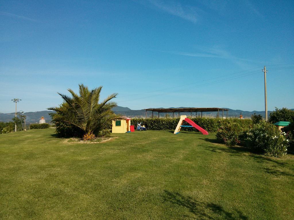 Agriturismo Borgo Campetroso スヴェレート エクステリア 写真