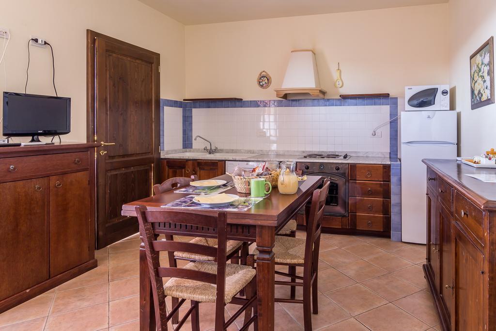 Agriturismo Borgo Campetroso スヴェレート エクステリア 写真