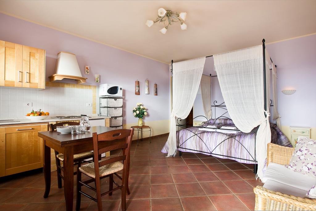 Agriturismo Borgo Campetroso スヴェレート エクステリア 写真