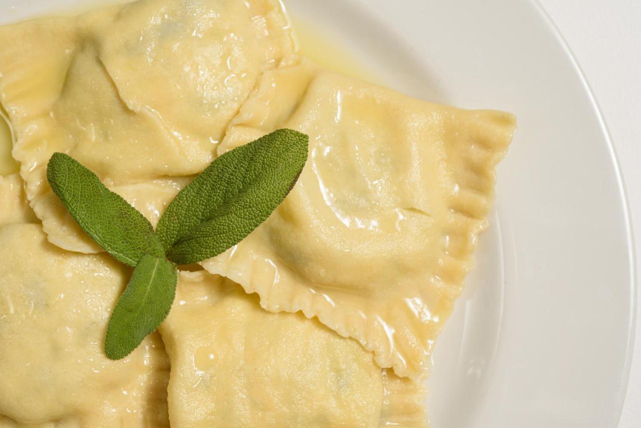 Agriturismo Borgo Campetroso スヴェレート エクステリア 写真